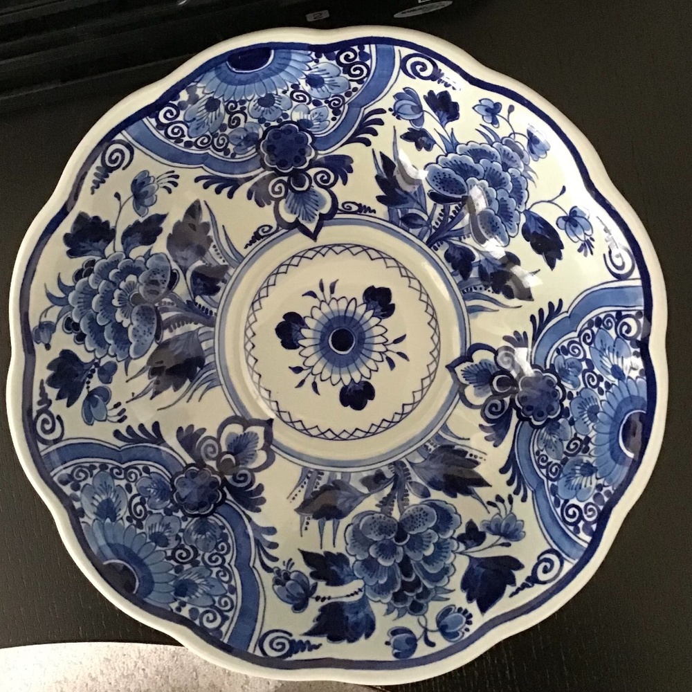 Royal Delft hand painted bowl collectible from 1971